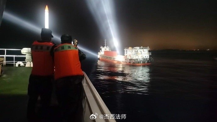 【福建海警查扣一艘涉嫌非法捕捞台湾省籍渔船】中国海警局新闻发言人刘德军表示，7月