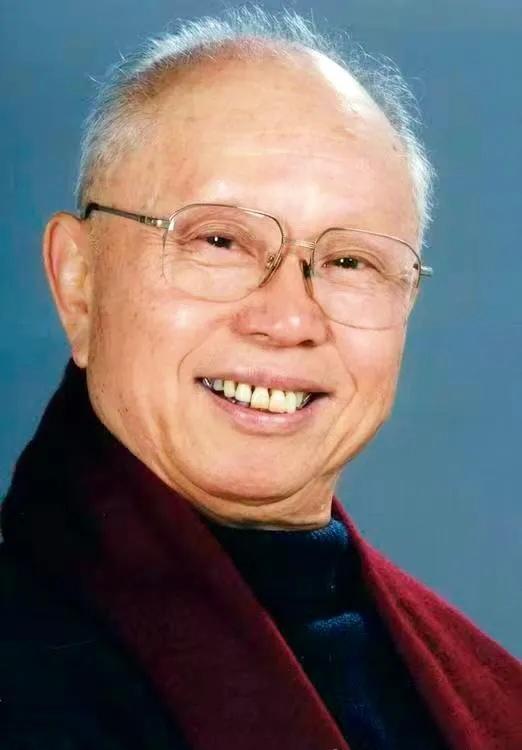 【#十五的月亮作曲铁源去世#】#铁源去世# 12月29日，作曲家铁源在沈阳因病逝