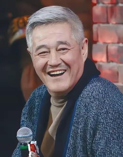 2013年，赵本山当着哈文的面：“既然如此，今年的春晚我不参加了”，说罢转身推门