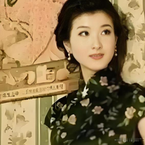 1935 年，一女孩恳求 37 岁张伯驹：“带我走吧！” 张伯驹递给老板一沓钱，