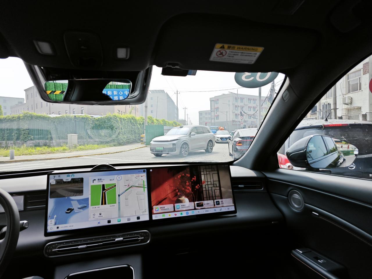 北京车展第二天，继续带大家探展！不过今天，电车通受到卓驭的邀请，在展外的道路体验