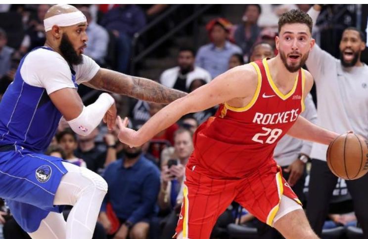 NBA常规赛继续进行，在火箭对阵马刺的比赛中，出现了非常奇葩的一幕。第一节比赛还