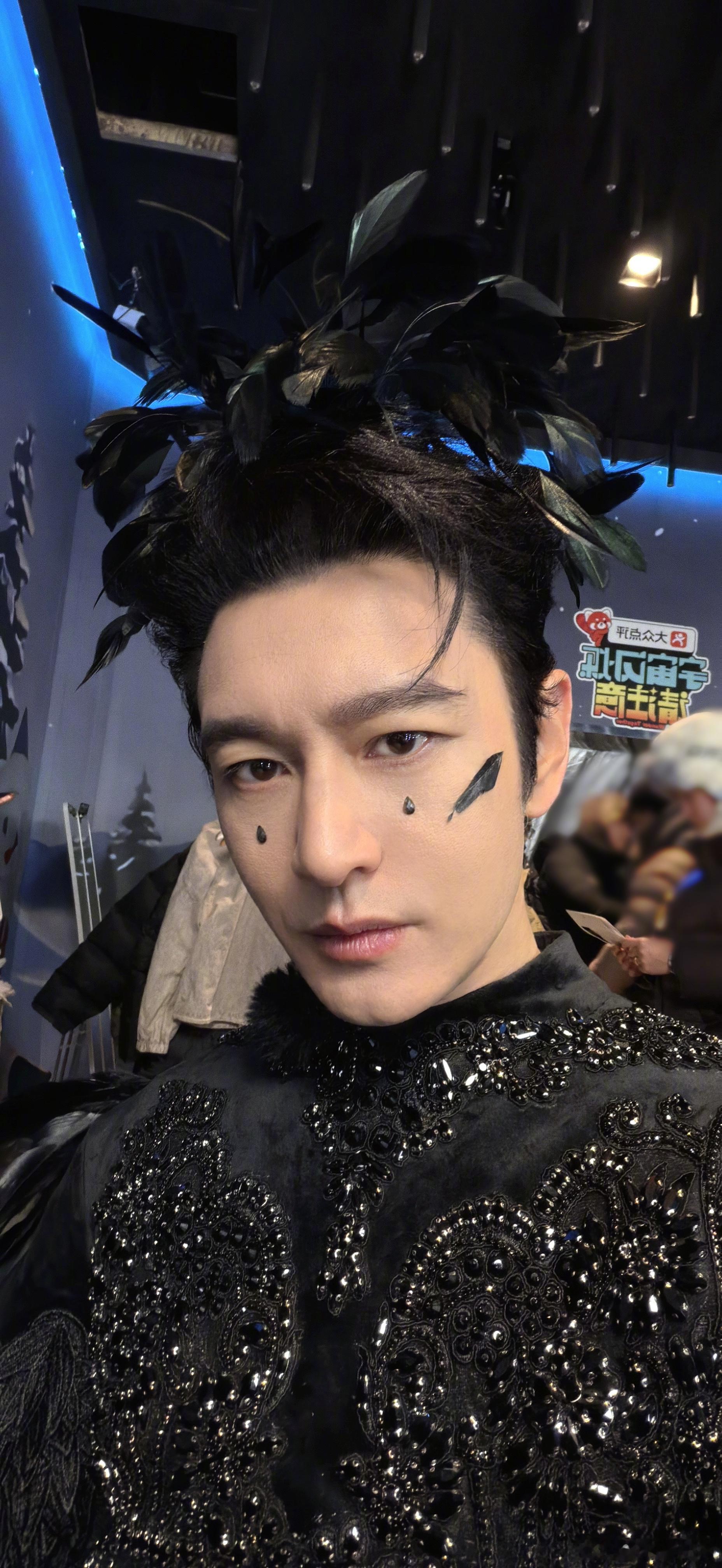 黄晓明黑天鹅黄晓明黑天鹅吃烧烤 哈哈哈 