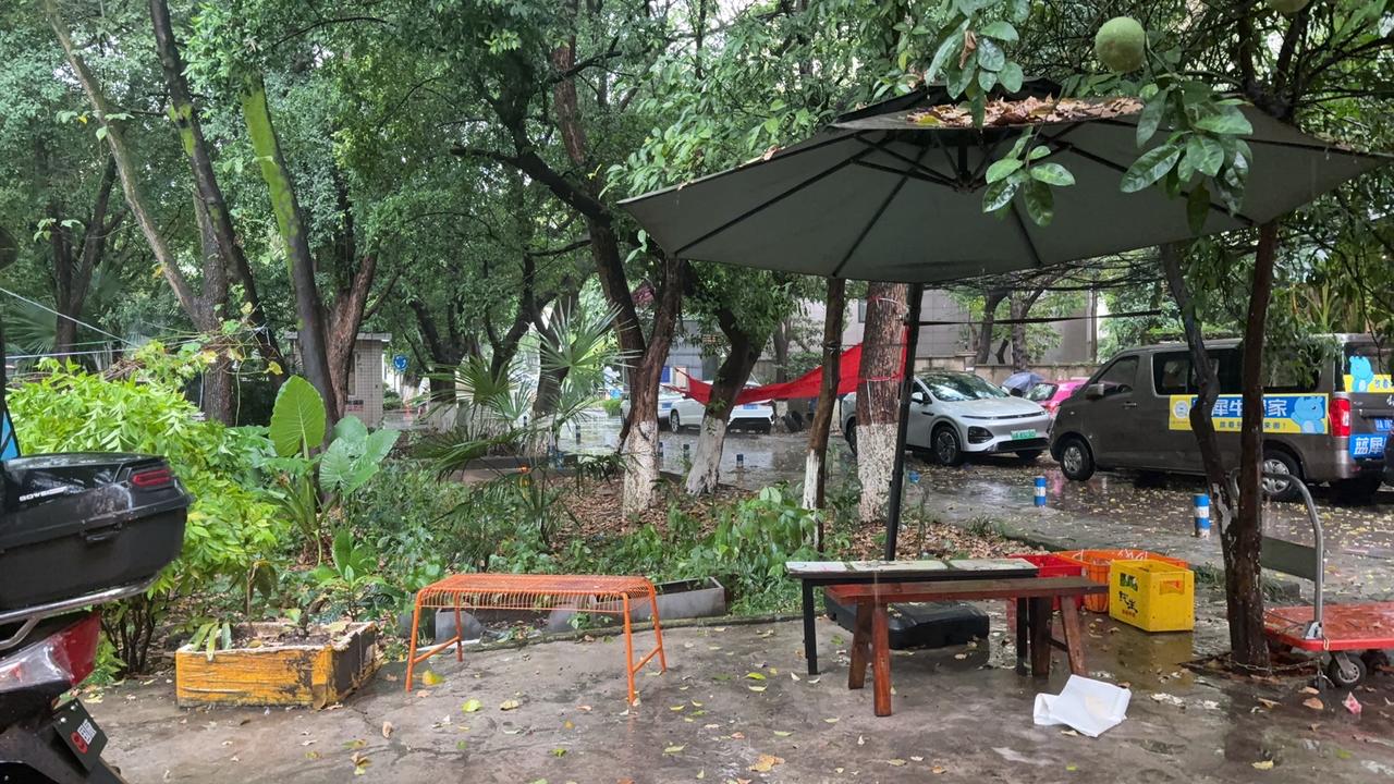 做服务工作，首先就要毁灭自我。