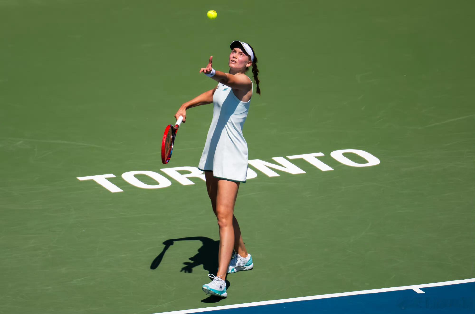 莱巴金娜苦战拿下北美赛季开门红WTA1000多伦多站第二轮，2号种子莱巴金娜苦战
