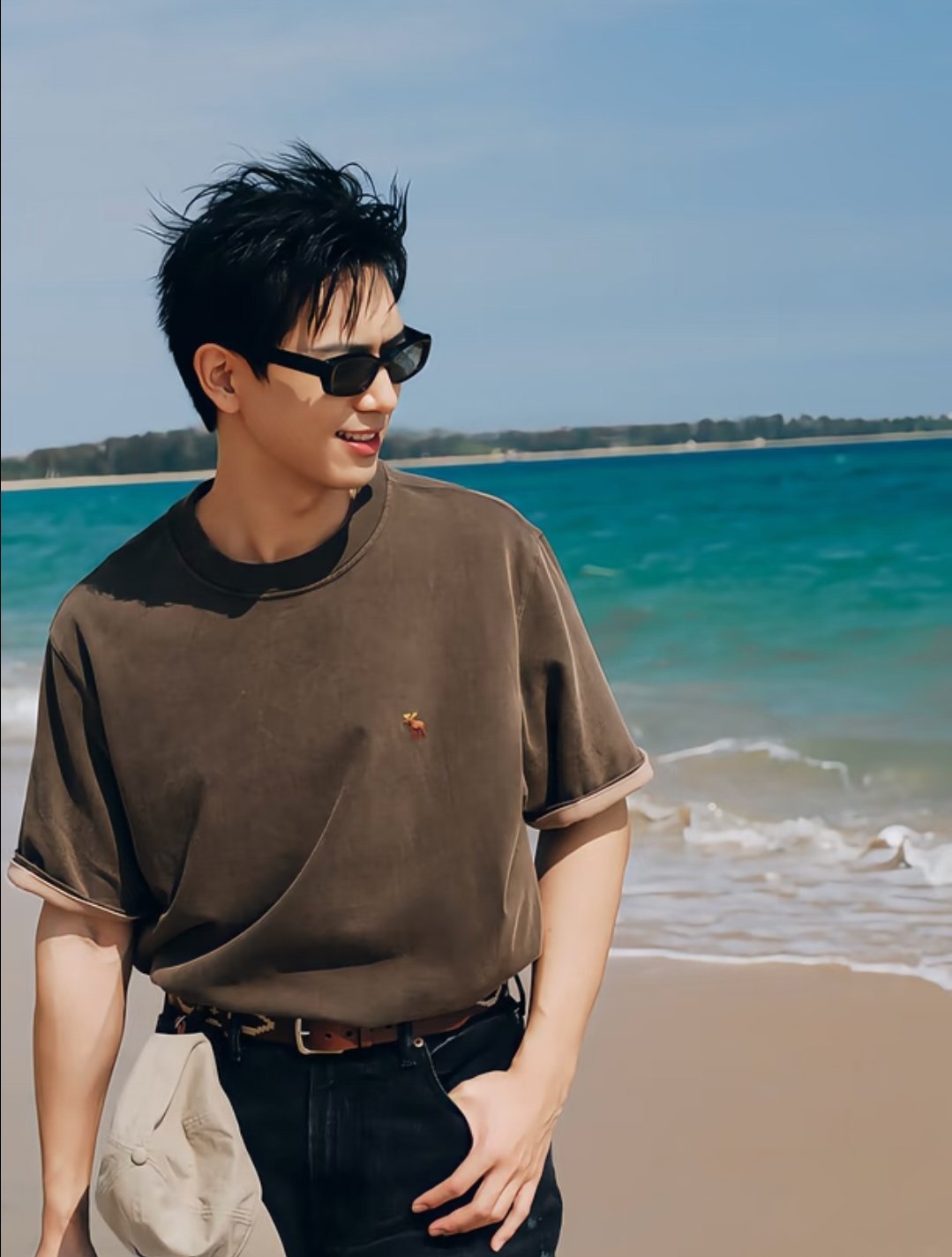 李现好喜欢小麋鹿的体恤，赶紧去买现哥同款李现代言af小麋鹿李现