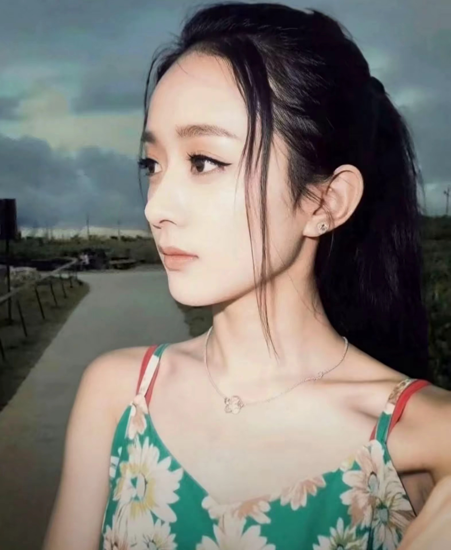 赵丽颖  zly赵丽颖楚乔传 zly赵丽颖花千骨 月亮不会丢，星星不会暗淡，我们