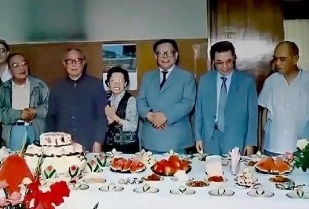 一九八九年六月，李先念八十岁寿辰，温馨留影，永恒的回忆！
李先念，伟大的革命领袖