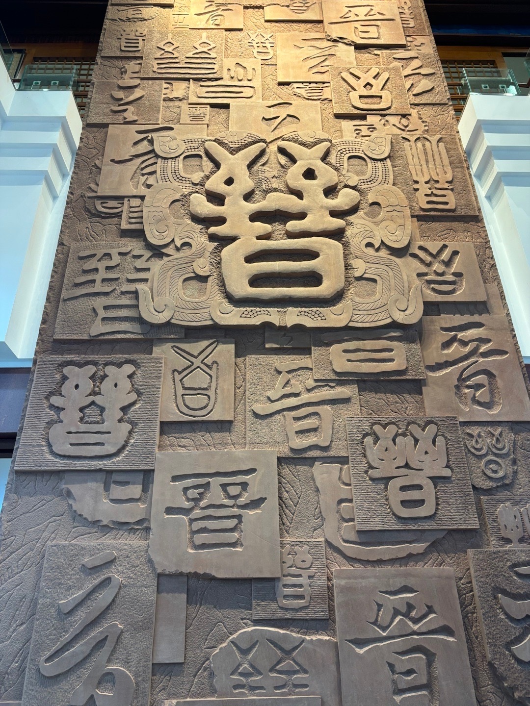 太原第一天，打卡了太原博物院、柳巷、钟楼街、迎泽大桥，品尝了太原特色美食。山西博
