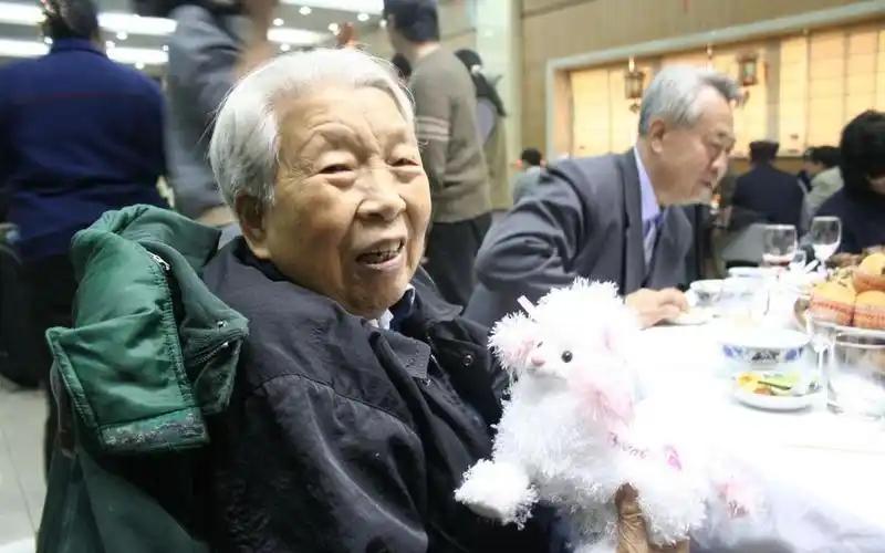 1940年那场战地救护,救的不是自家人,是国民党部队的伤兵。

枣宜会战打得最凶
