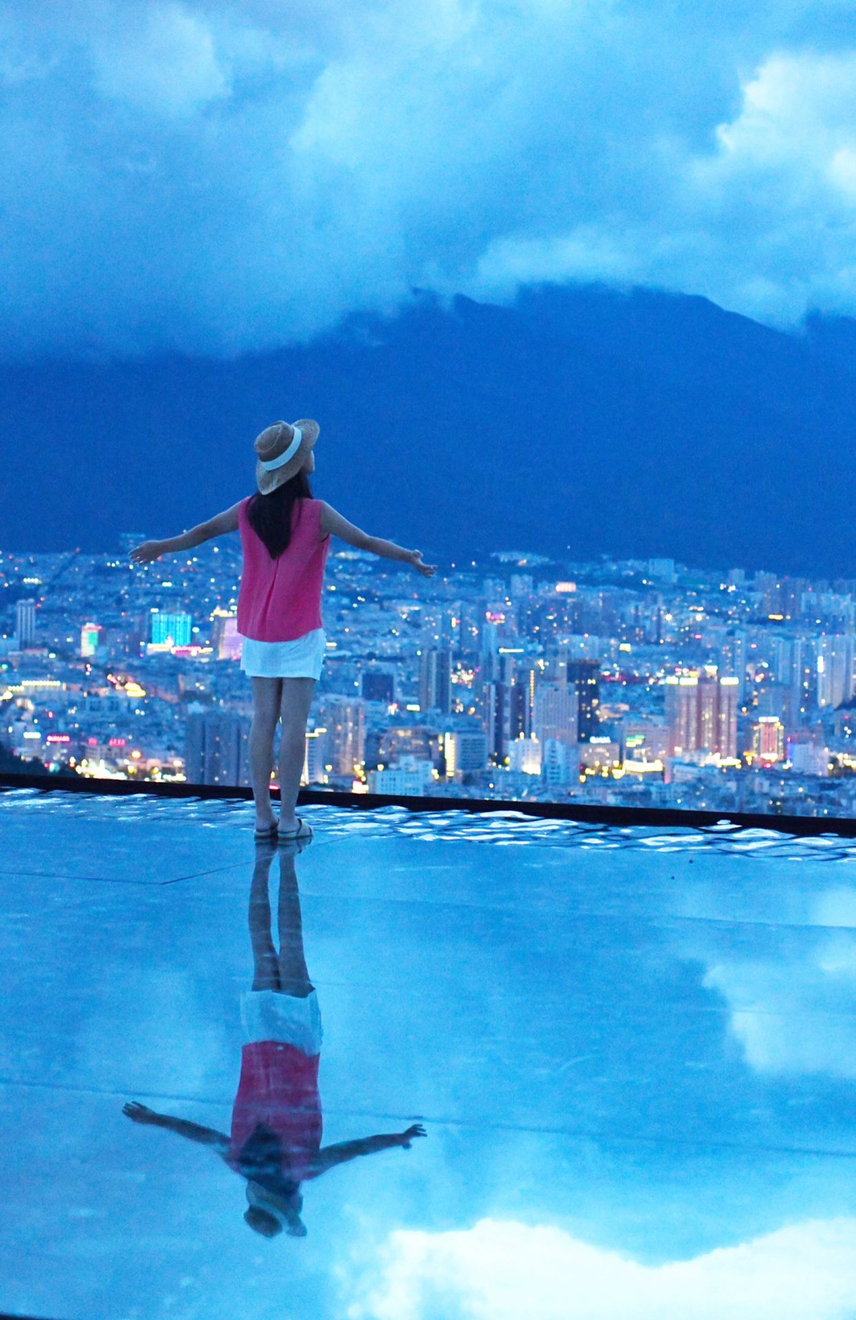 大理lalaland🌃浪漫星光洒满整个洱海✨
