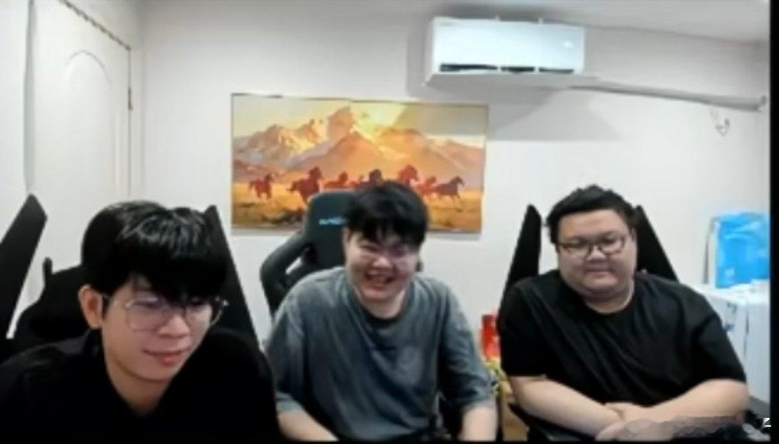 369、Wayward、qingtian，三位TES上单齐聚，观看TES比赛。3