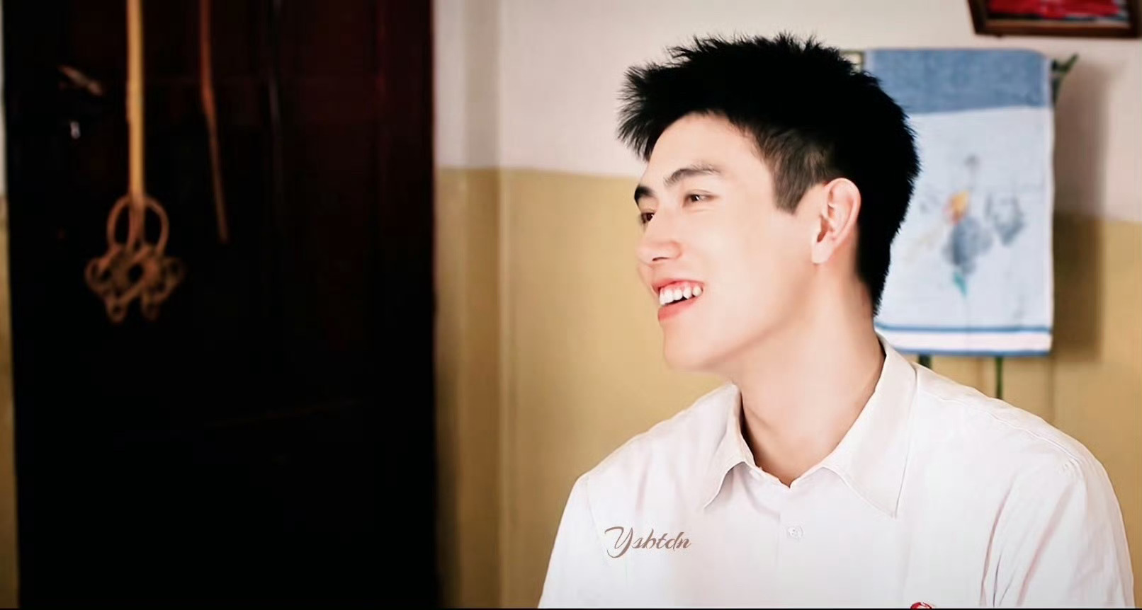 陈飞宇新剧创萤火单元最高热度恭喜陈飞宇携《纯真年代的爱情》成为2026年腾讯视频