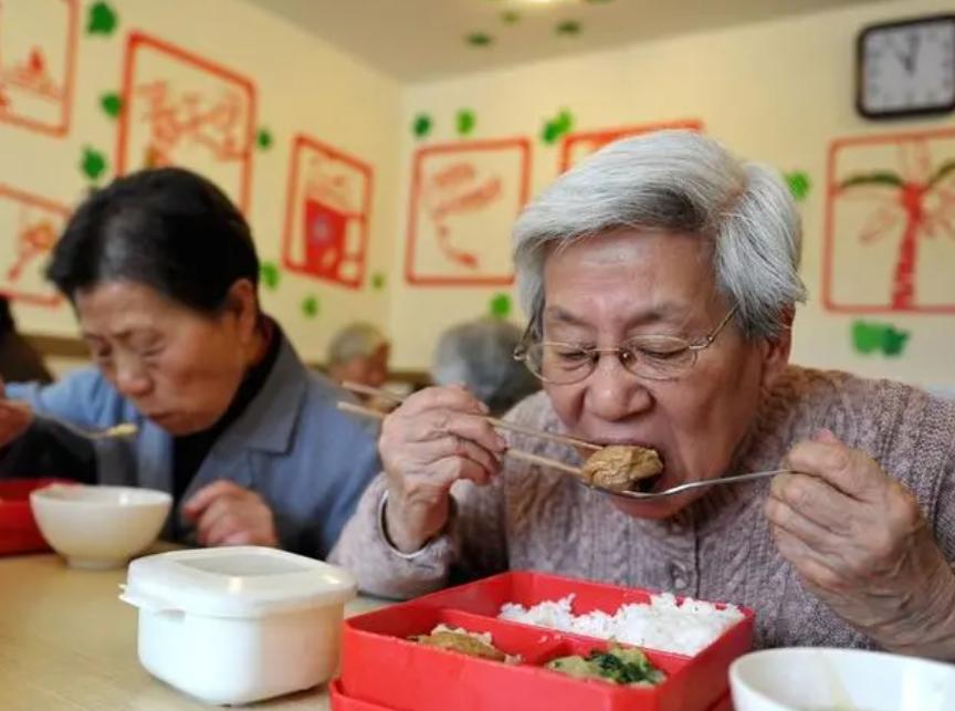 “吃得越饱，死得越早”，到底是不是伪科学？权威研究告诉你真相

“我这一生都信奉