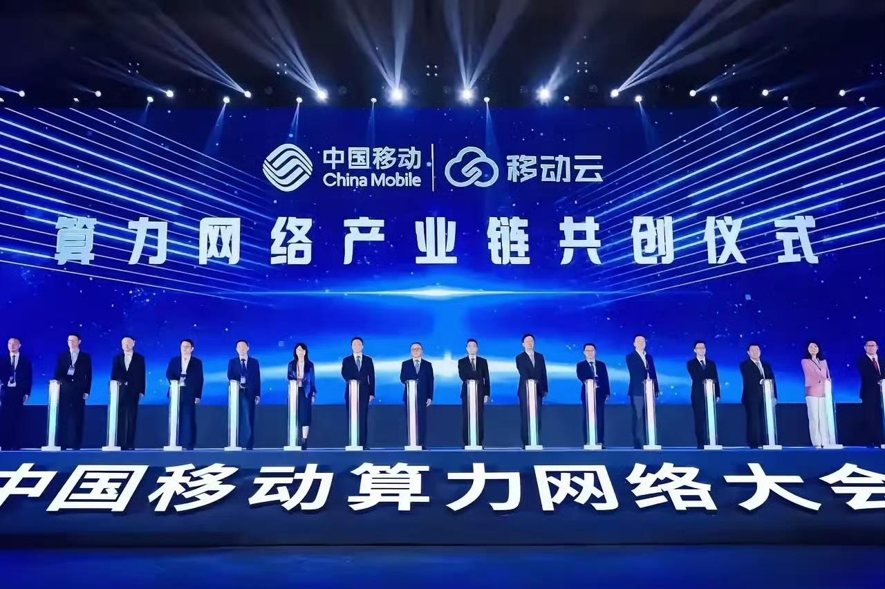 未来5年，最赚钱的五大行业：
1、新能源产业
2、AI产业
3、大健康产业
4、