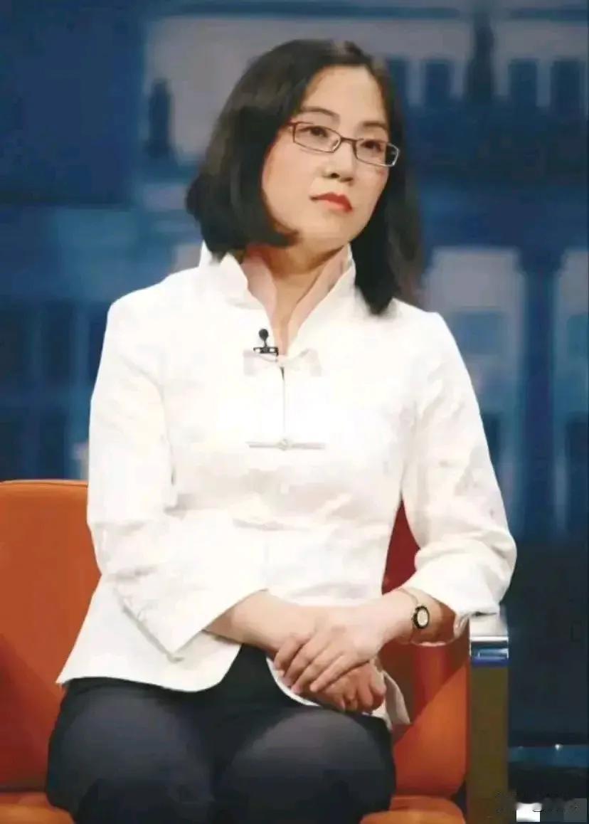 李国庆审美还是不错的，张丹红虽已59岁，但她还是优雅美丽的。看看那个贝佐斯的审美
