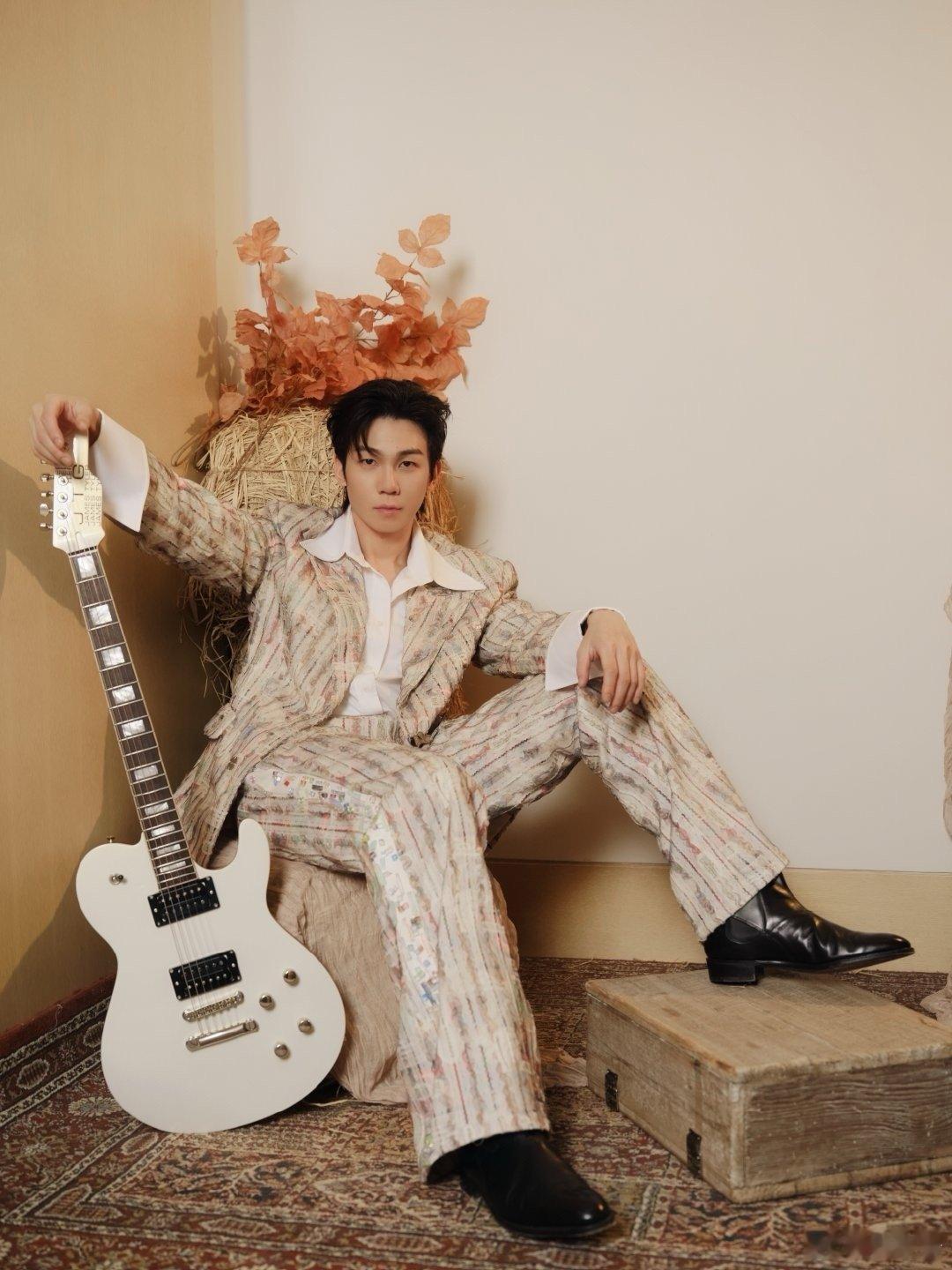 白举纲回应在成龙面前唱醉拳 白举纲回应太圈粉了！在成龙面前唱《醉拳》，想到就去做