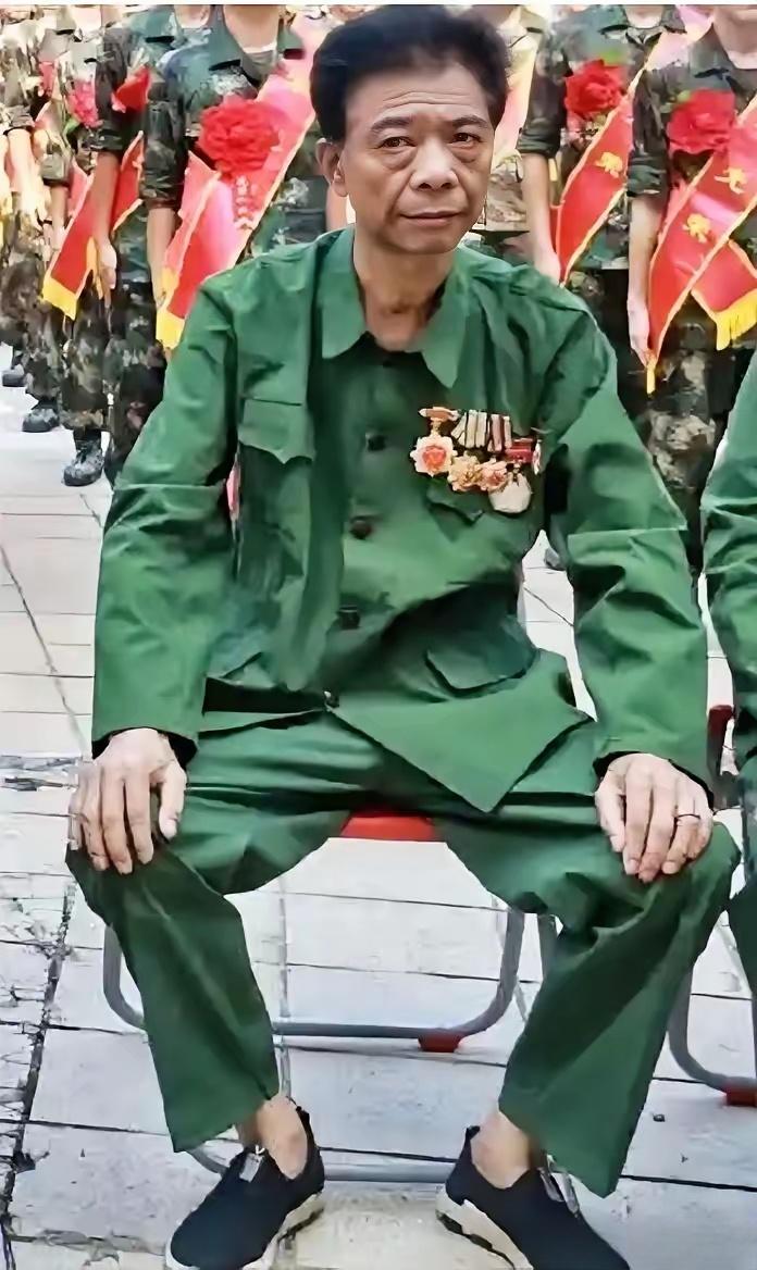 🎖️ 一级战斗英雄何相孟：血染突击的坦克兵传奇

 
何相孟，1955年9月出