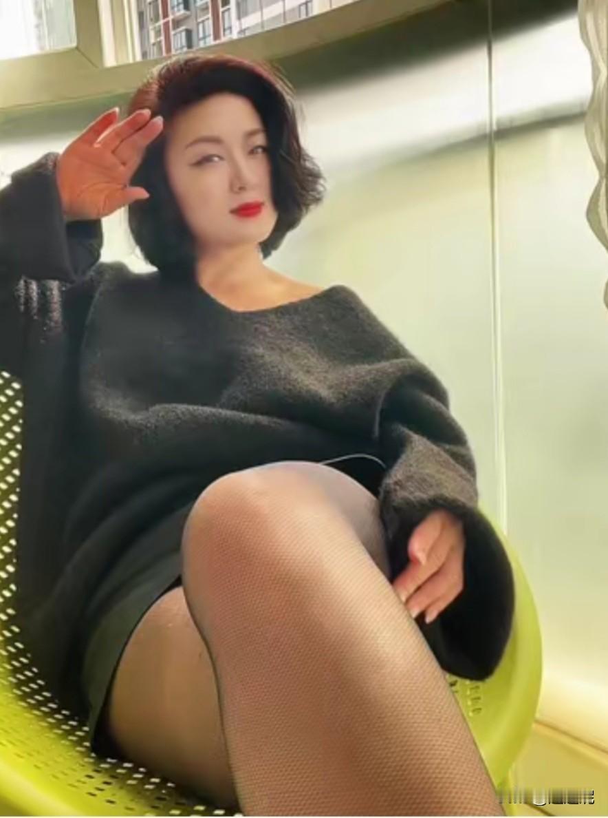 乳腺癌化疗之后会有什么副反应?
乳腺癌化疗后最常见的副作用就是脱发！
化疗药会攻