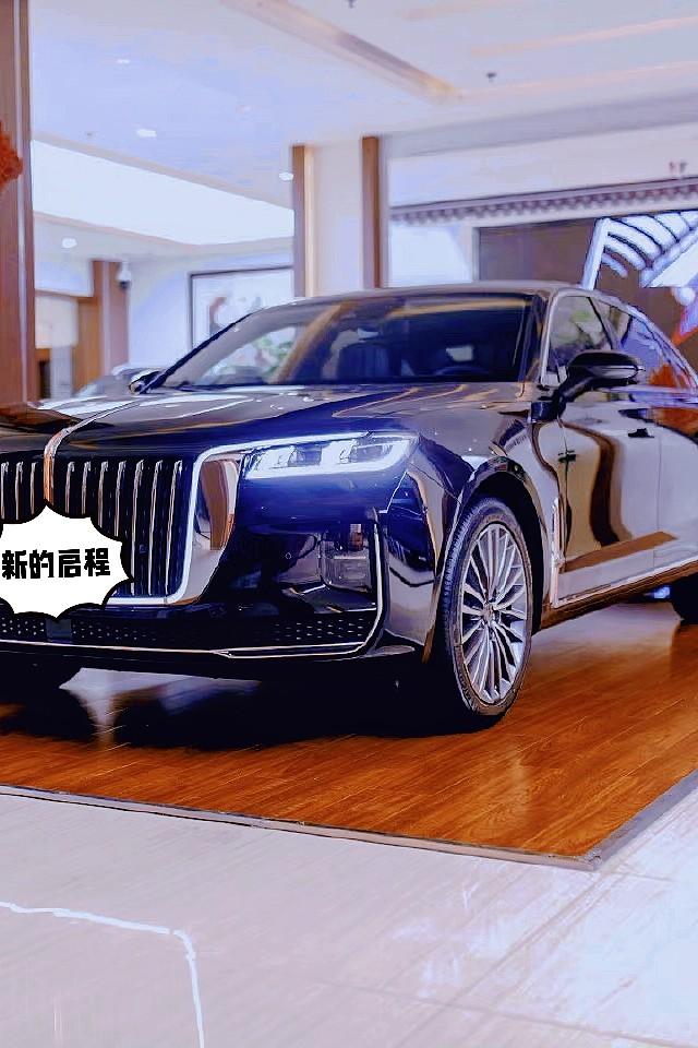 当我第一眼看到红旗H9这台车的时候，我觉得溜背式的造型就很特别了，少了那种厚重感