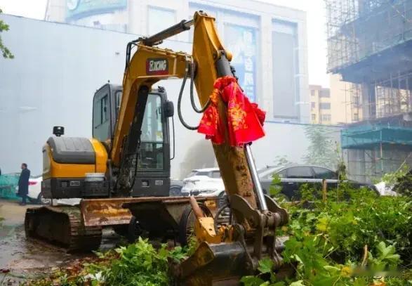 这次动真格了！宝鸡火车站旁停滞多年烂尾楼重启复工

在市、区各级政府的高度重视与
