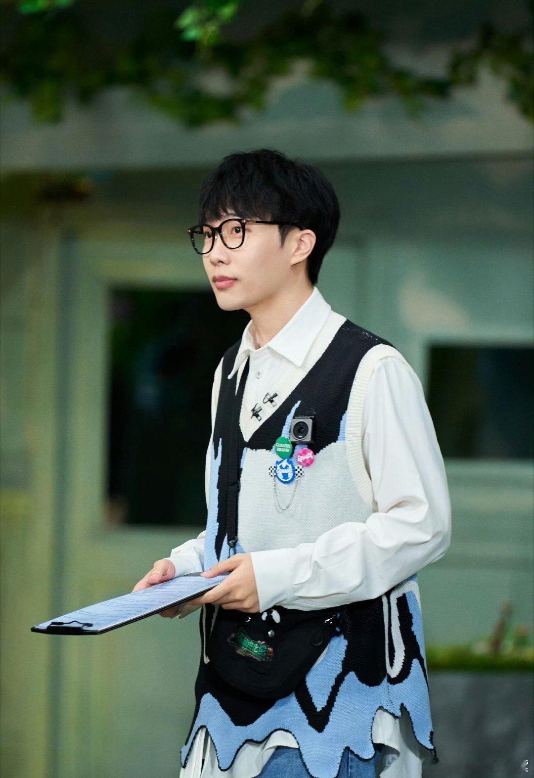 #这个家不能没有刘小怂#文韬石凯意见不一致怎么办~？只需要一个刘小怂就好啦！刘小