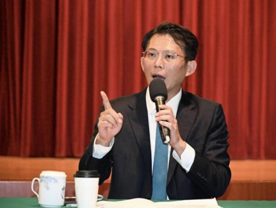 黄国昌摆错位置，想访陆先弃“台独”

以台治华 黄国昌访日争议 黄国昌访日拒见 