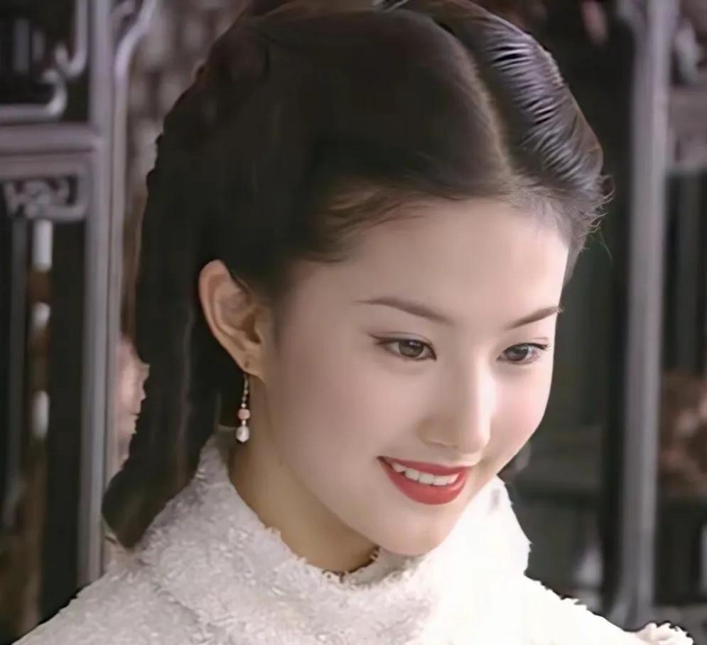 出演《金粉世家》的刘亦菲美丽动人
出演《金粉世家》的董洁美丽动人
演员刘亦菲自2
