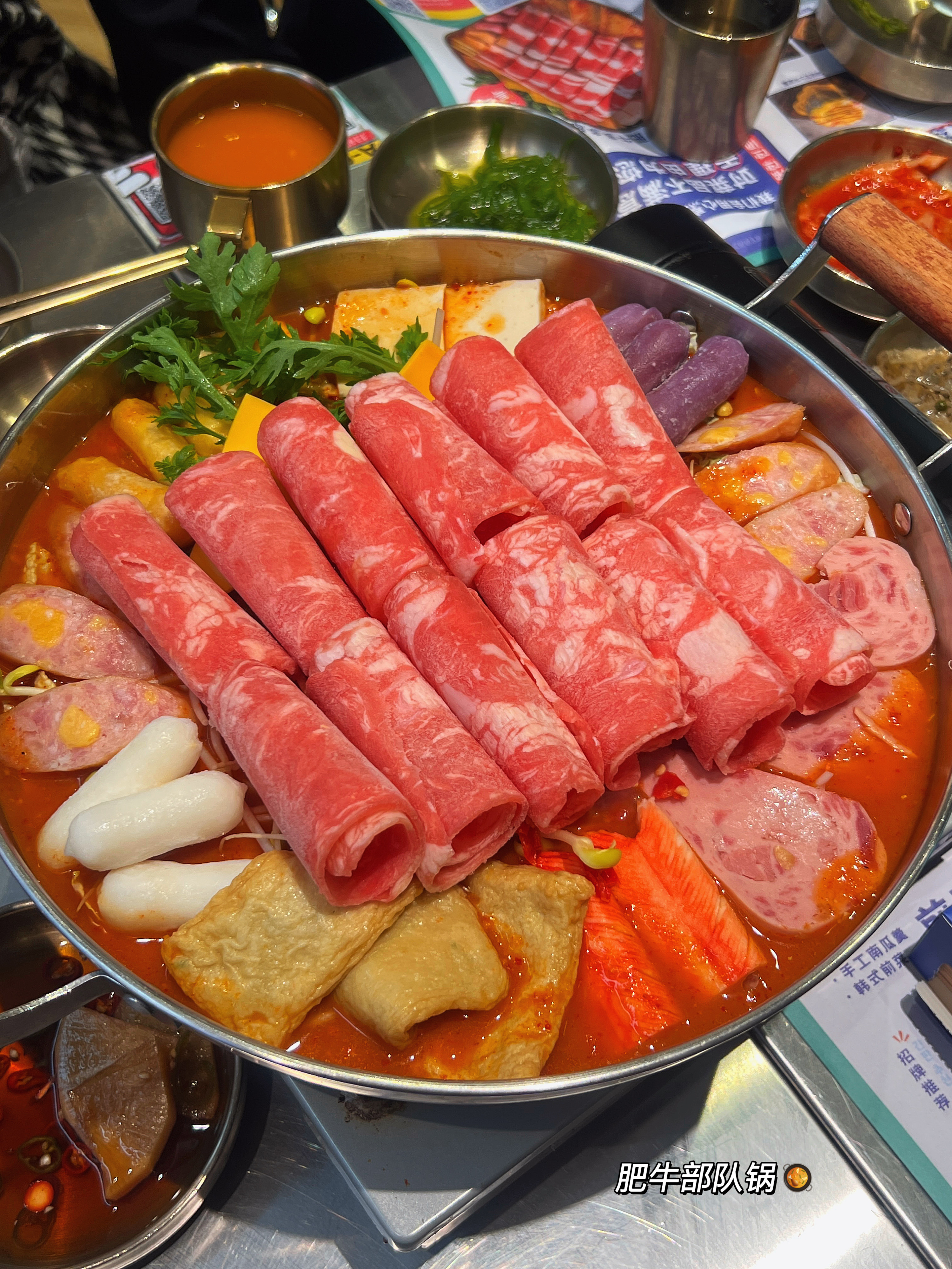 有一个酷爱碳水和韩料的老公  结果就是每次出去吃饭都是一整个碳水大爆炸[允悲] 