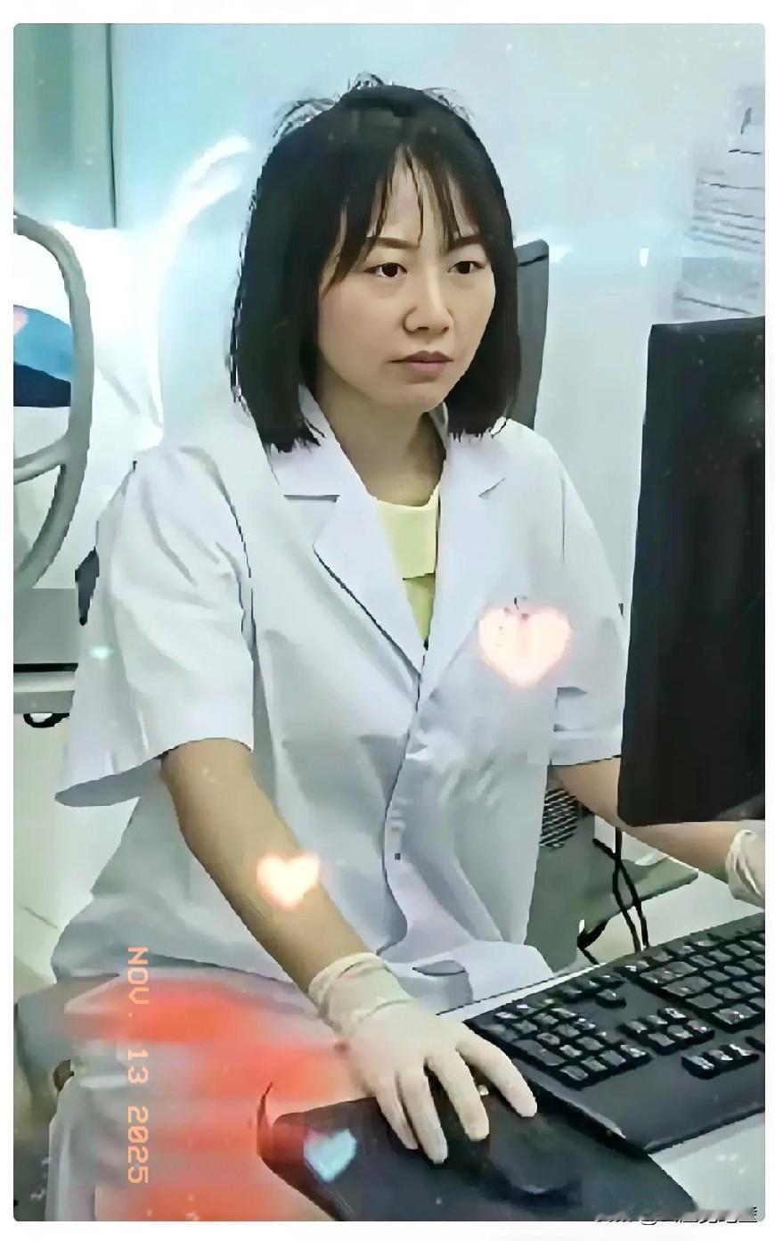 曾医生道歉这事儿，大家吵来吵去
根本没说到点子上！

可是，有人说她多年的医术积