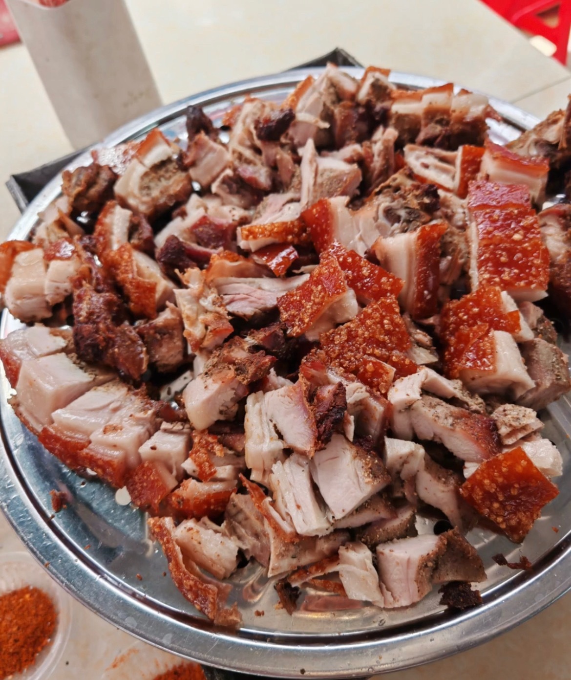 崇左龙头烤猪崇左美食地图正宗崇左龙头烤猪，一个字“香”啊🤔 