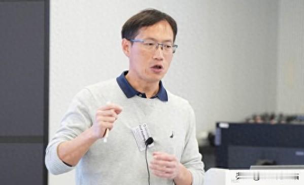 “还是中国好！”4月16日报道，为美国卖命26年的华裔科学家被美国抄家，然后失联