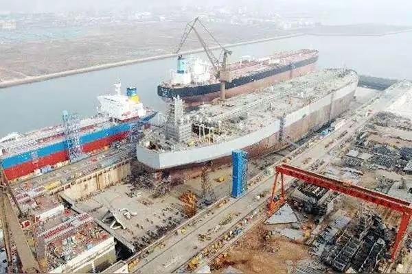 热点即将合拢？长度超330米，”世一航”石锤，中国海军超，，，