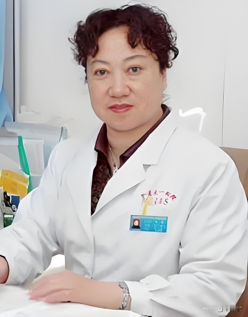 丁岩教授是我国知名妇产科领域的专家，长期从事妇产科临床、教学及科研工作，尤其在妇