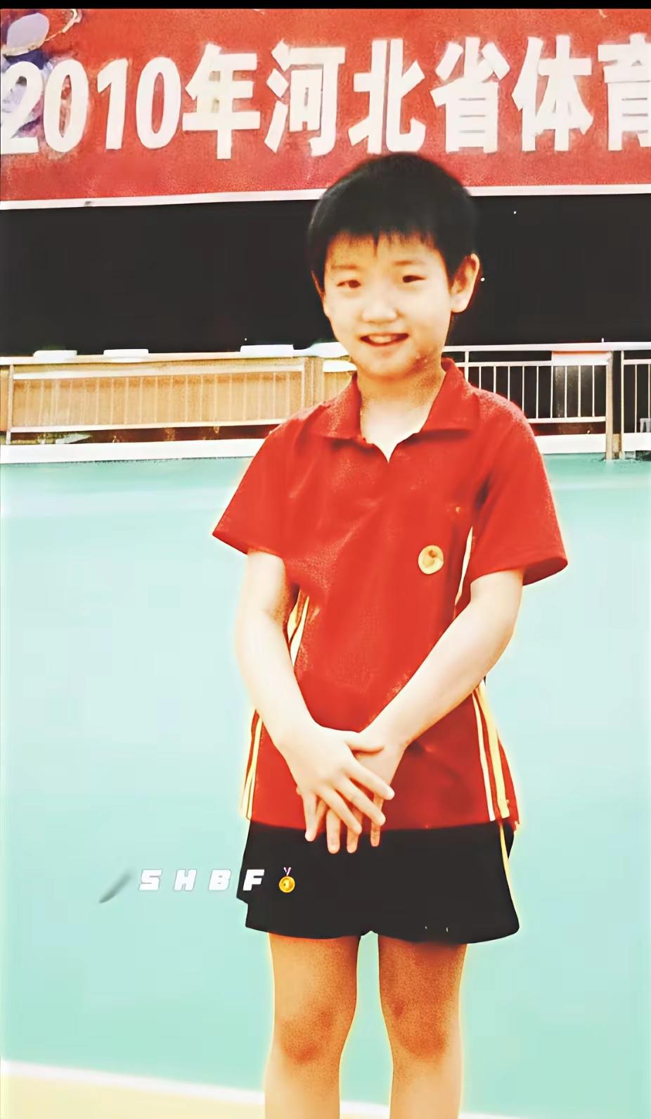 10岁
被称为
“藏在时光里的莎莎”

那十年
她像一颗豆豆
偶尔长出了新芽～