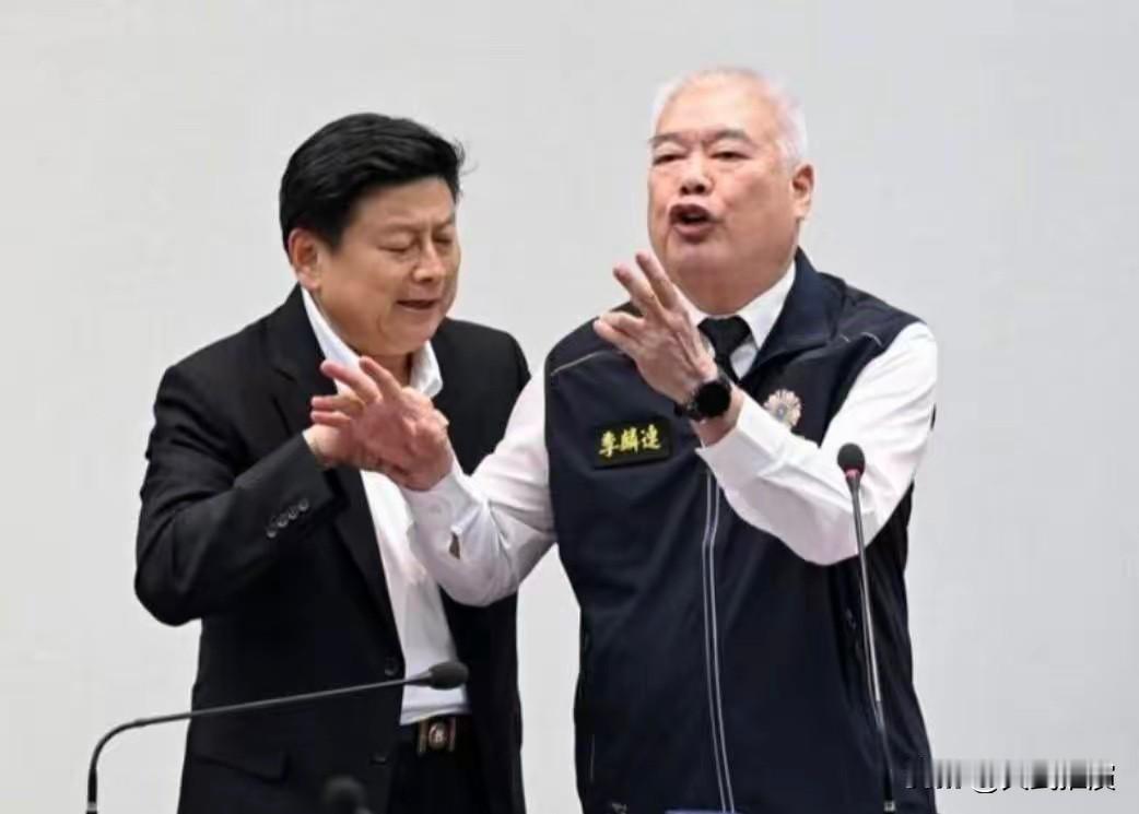 卢秀燕表态了，她的立场非常清楚。

国民党内部现在吵得不可开交，闹起了严重的内斗