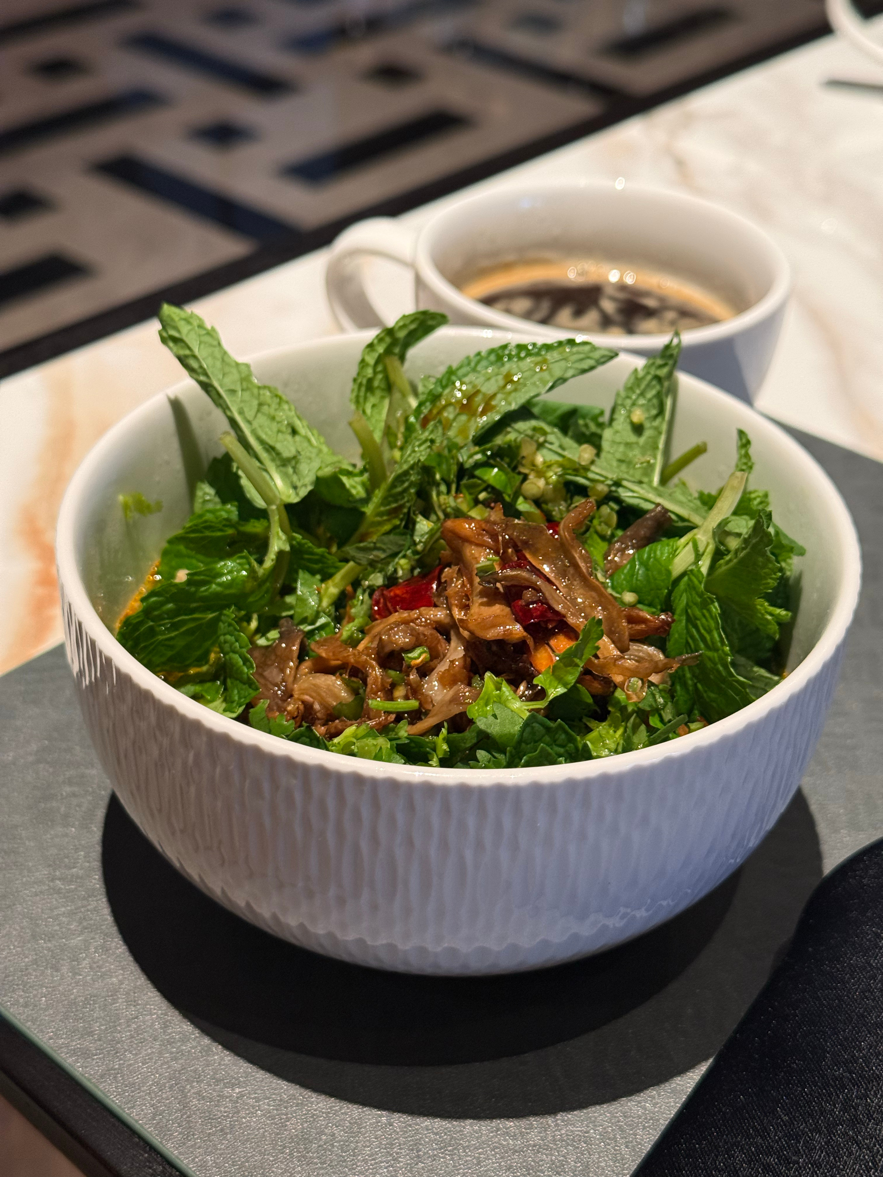 good morning大家，美妙的早晨从一碗饵丝开始。我太爱吃薄荷了，云南朋友