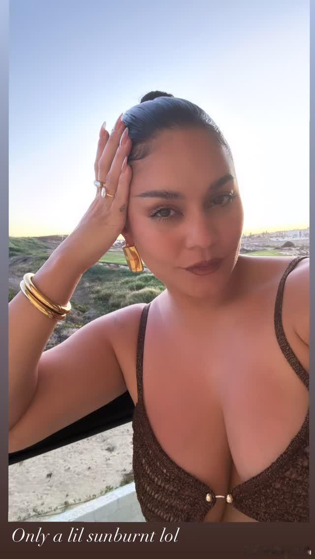 Vanessa Hudgens凡妮莎哈金斯再晒二胎孕照，之前妮莎表示当妈妈是人生