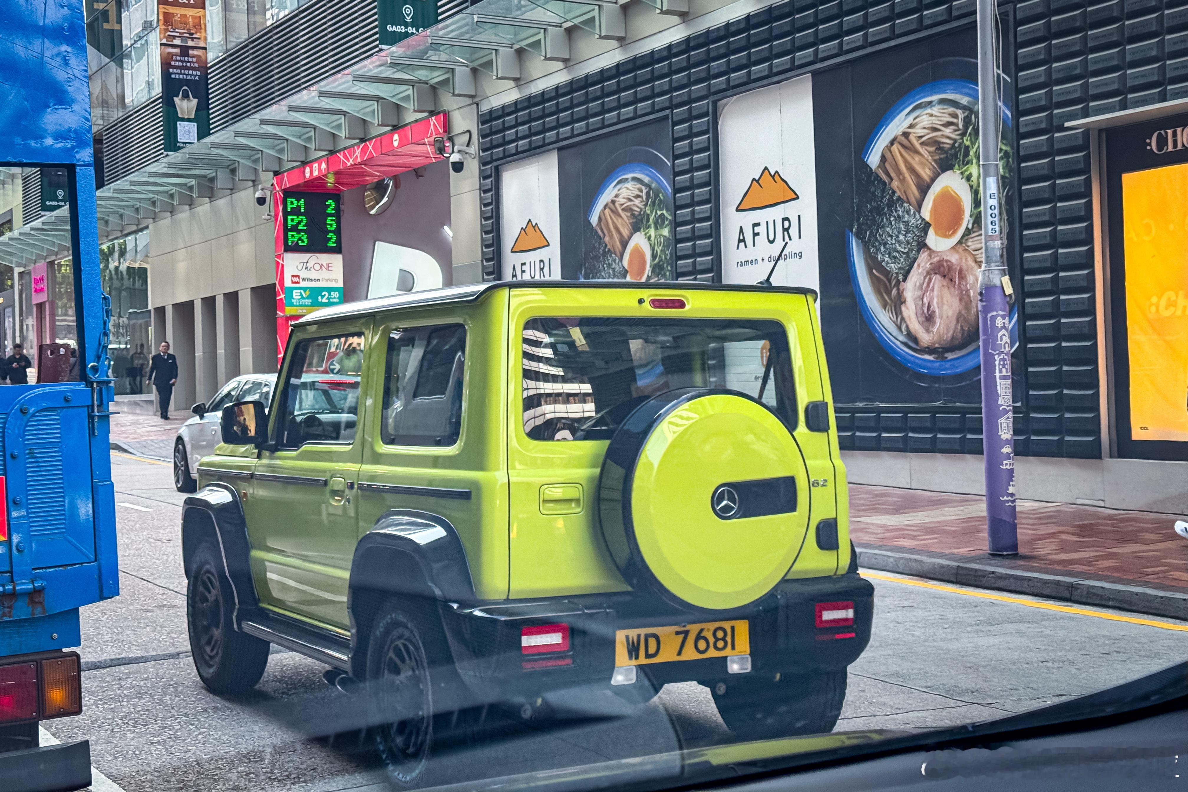 香港偶遇，这是奔驰 G62？还是奔驰 G2 香港
