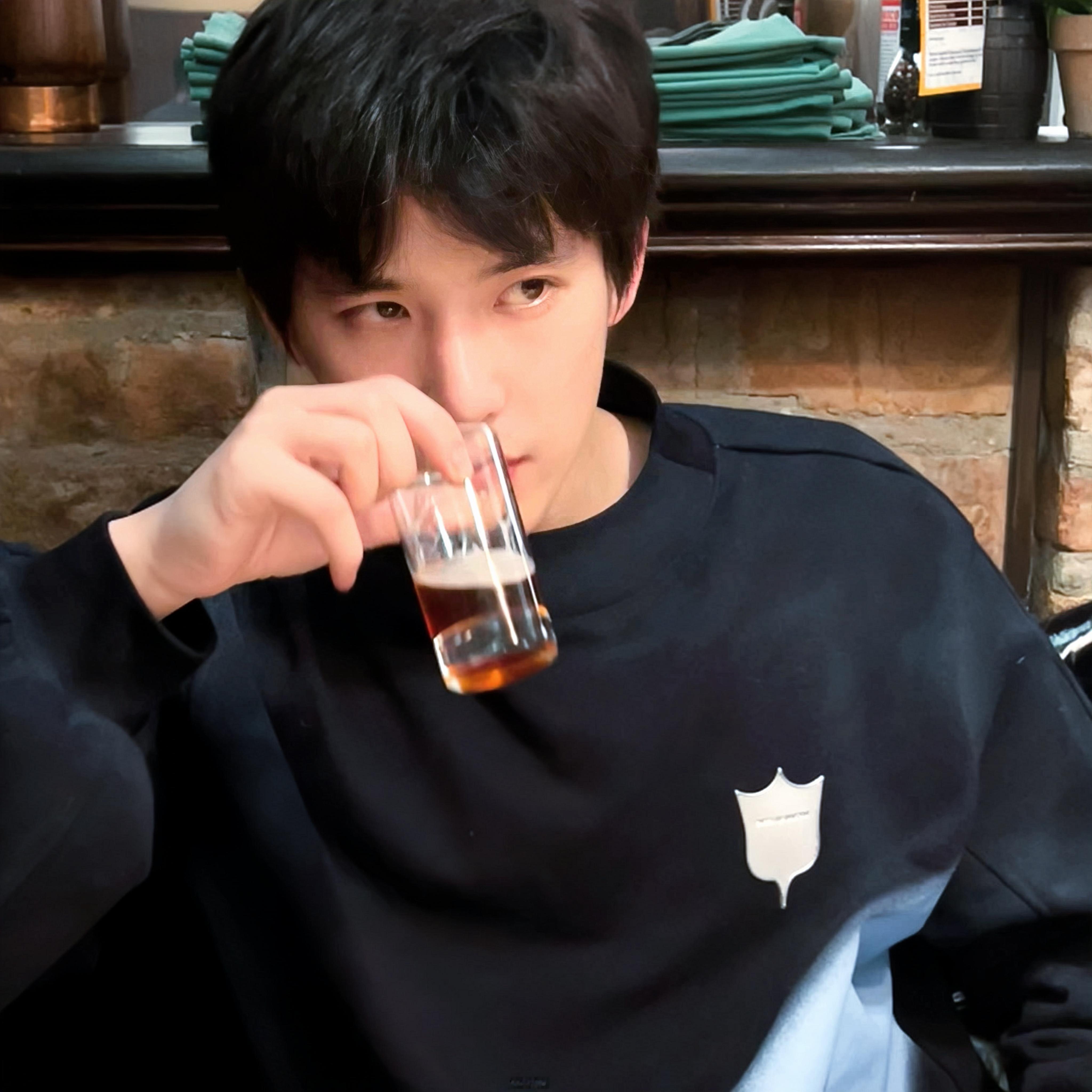 王安宇*行走的画报🖤 