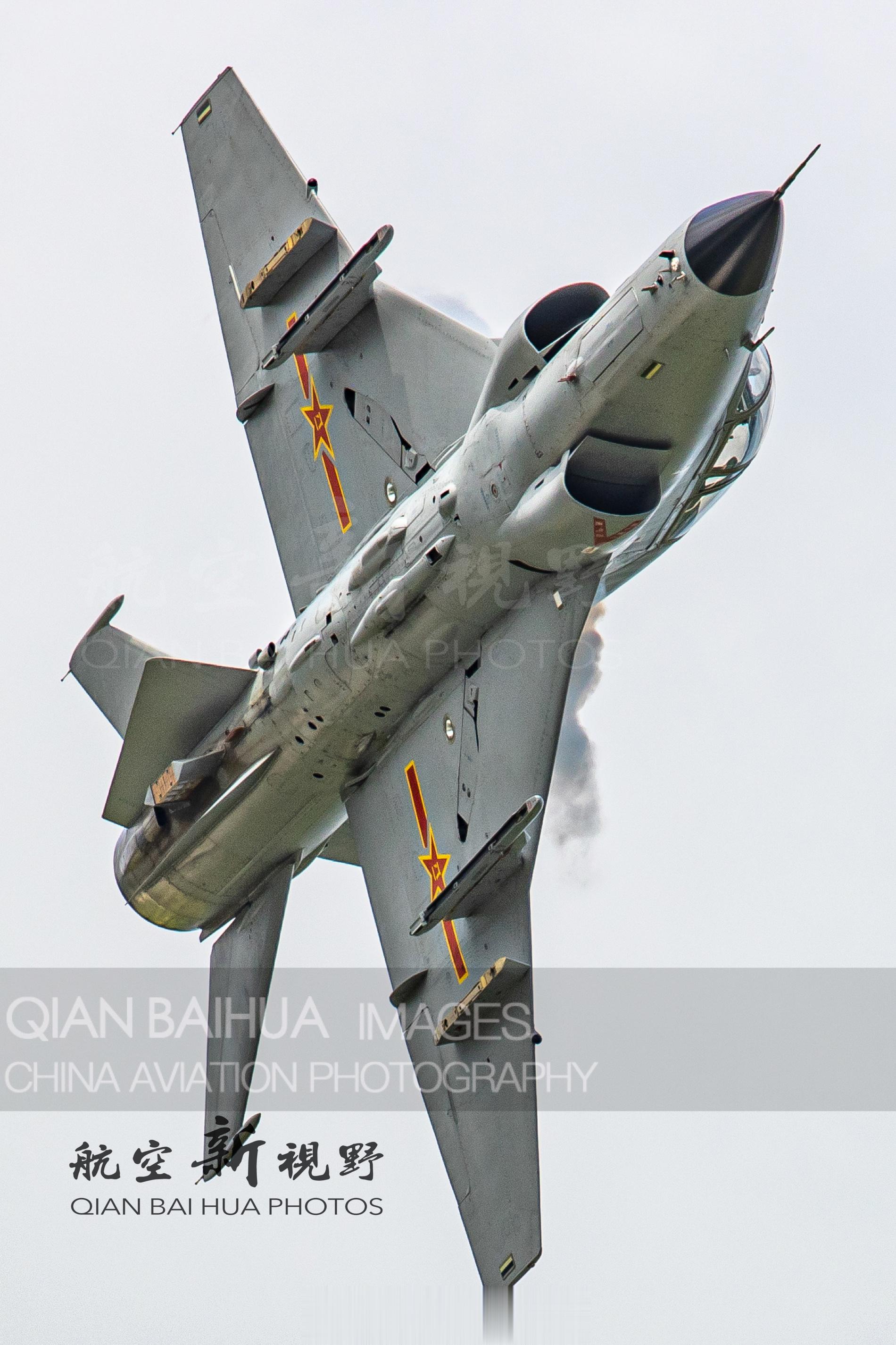 #航空新视野[超话]# 空军某部装备的歼教-9战斗机，当年原因为这款高级教练机只