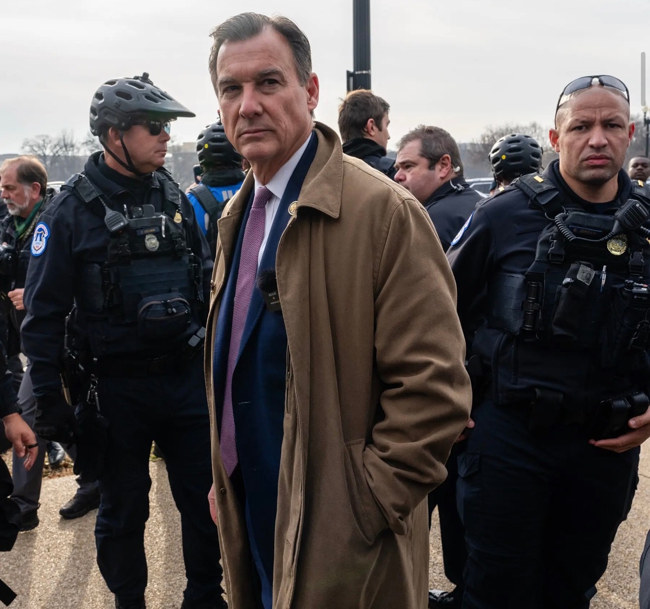 海外新鲜事 支持ICE拨款的民主党众议员，纷纷开始故作姿态据纽约时报报道，纽约州