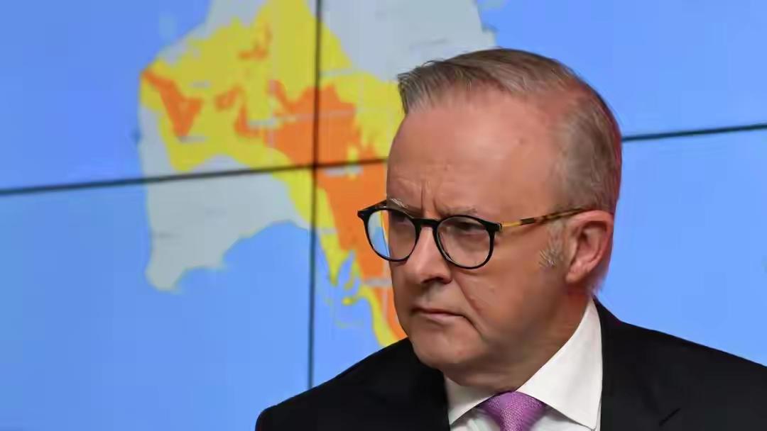 全面反华还是为了一己私利，阿尔巴尼斯想收回“达尔文港”！
租期99年的达尔文港，