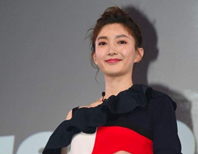 江疏影：清冷知性的都市轻熟美人，风情不艳俗，温柔又清醒