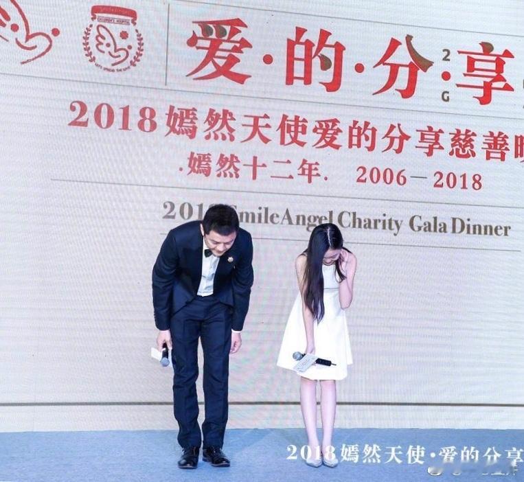 【李亚鹏曾回应是否让女儿加入嫣然】李亚鹏说嫣然让我接触了更完整的世界 近日，李亚