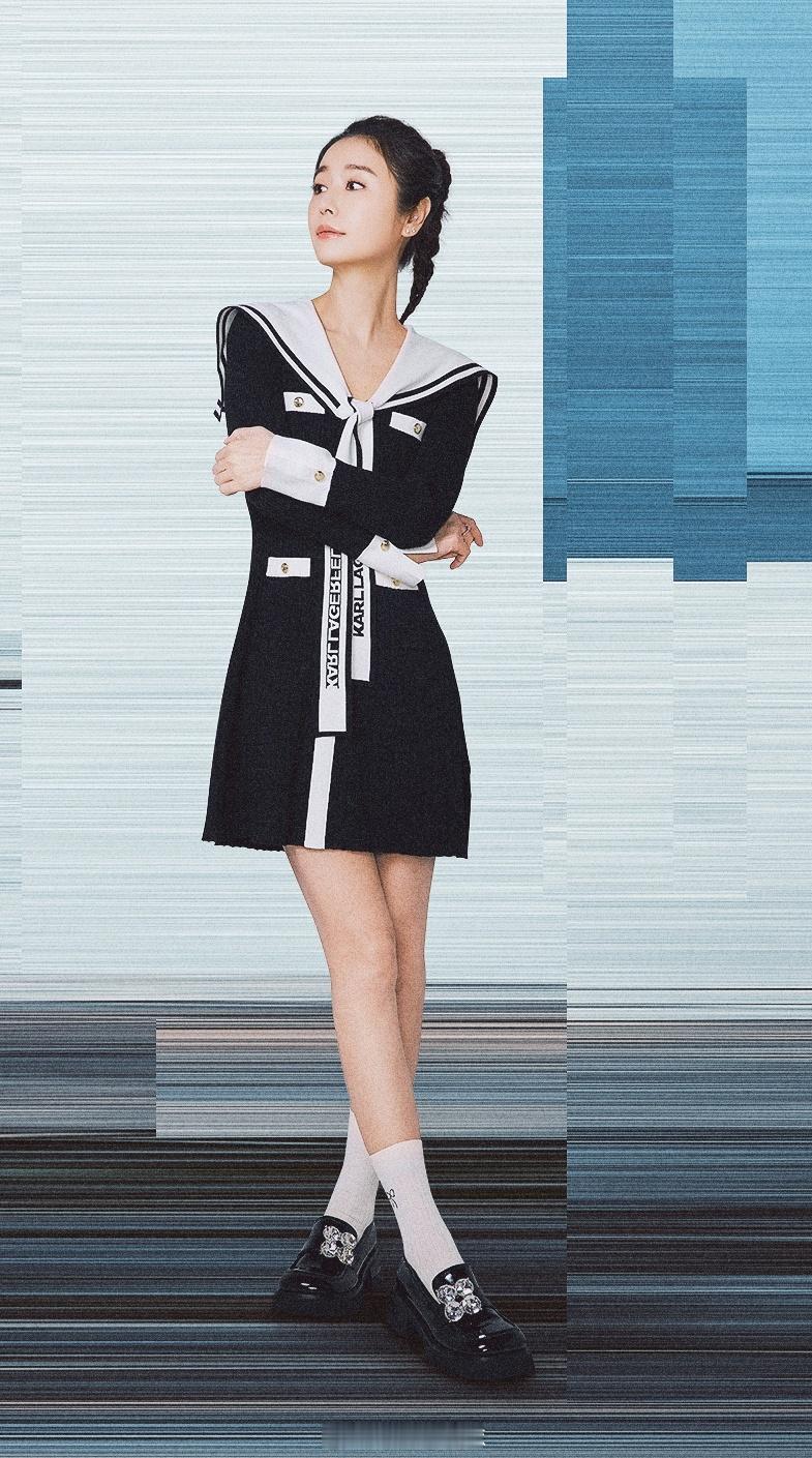 林心如 林心如海军领穿搭里的温柔松弛感 黑白海军领针织衫，像把复古甜美元素穿在了