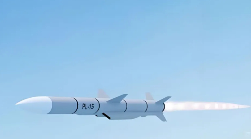 外媒剖析霹雳-15空空导弹，对一个数据惊讶：感慨阵风输得不冤近期，西方某智库对霹
