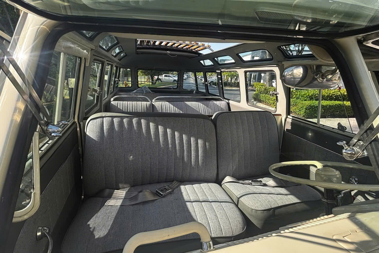 大众t2  一台1975款大众Type 2 Microbus在Bring a T