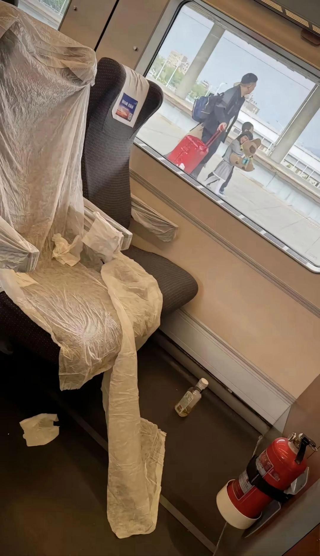 我怎么感觉现在这样的社会了，还有这样没有素质的人呢[捂脸]