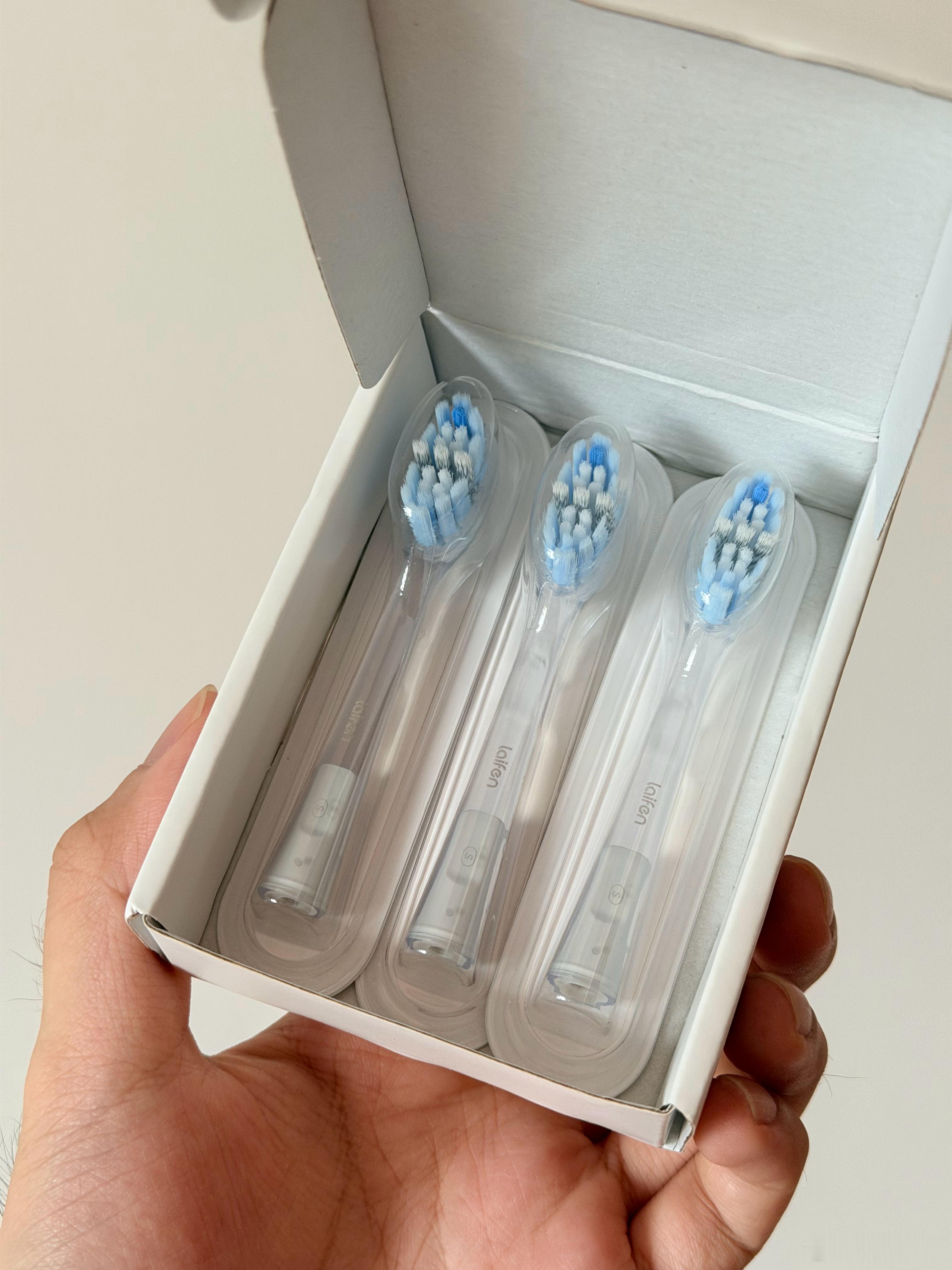徕芬二代电动牙刷我自己用了很久了，清洁力很强，刷牙干净到位，非常喜欢更重要的是。